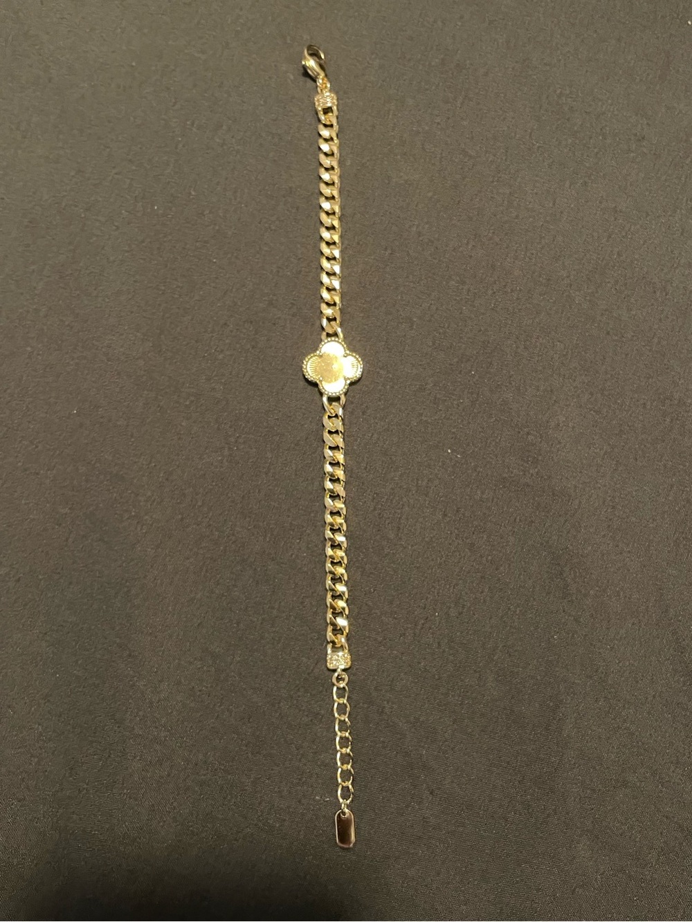 New - 14k gold plated Cuban clover reversible bracelet